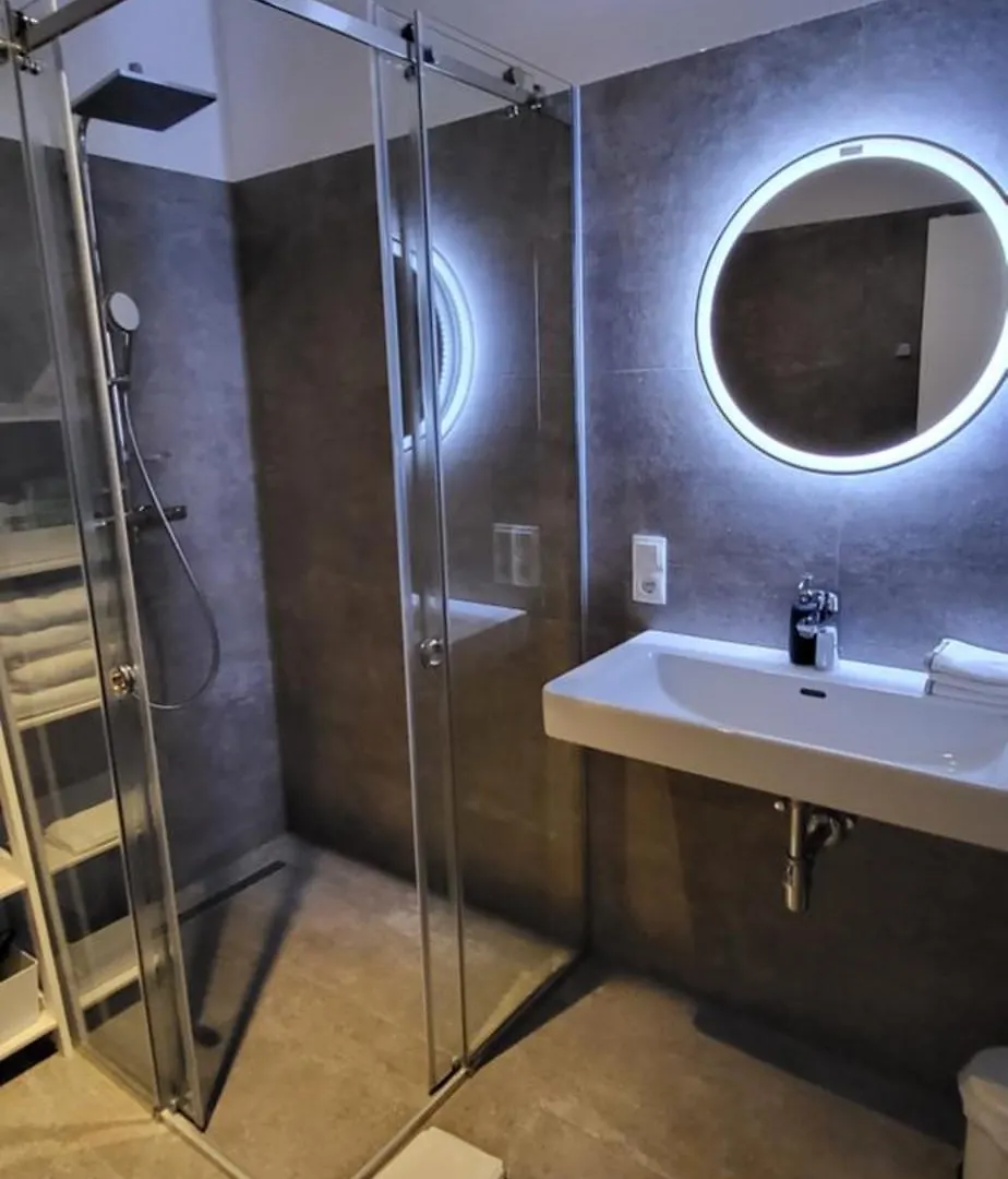 Skysuite Holiday Home Wien