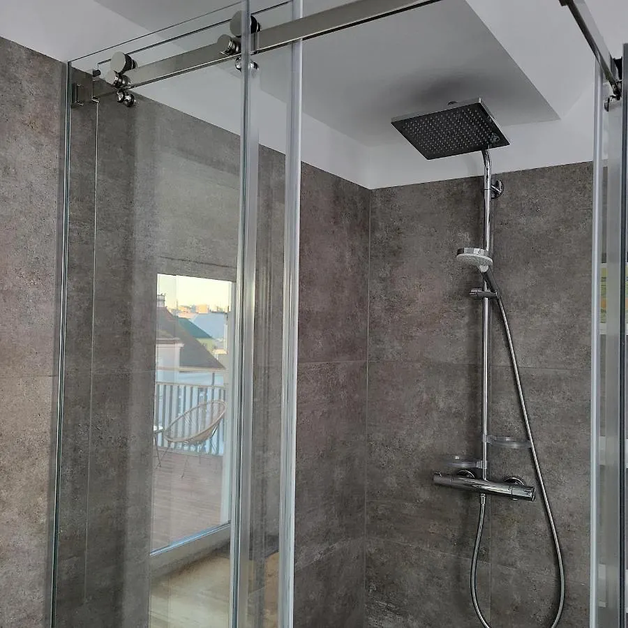 Skysuite Holiday Home Vienna Appartamento